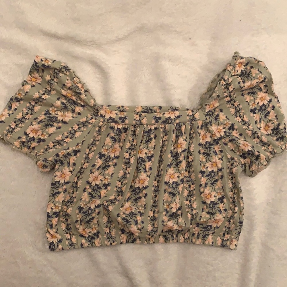 American eagle medium crop top never worn